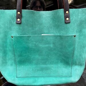Portland Leather Reef Medium Classic Tote Bag
